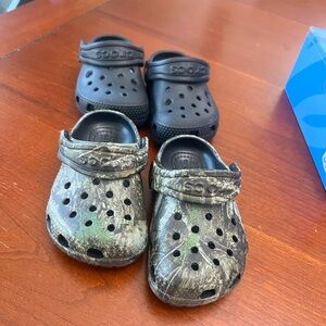CROCS Kids Clogs in Black and Camo